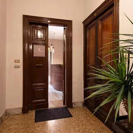 Royal Corso بيت ضيافة